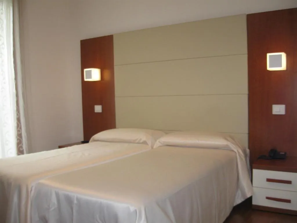 Hotel Mezzaluna Treviso 3*,  Italia